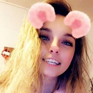 Meet your Posher, Desiree